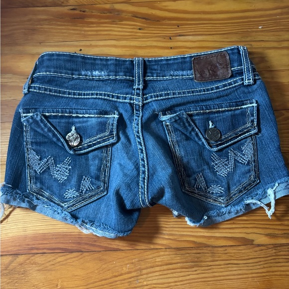 Buckle Jean Shorts Sz 24 - Picture 3 of 3